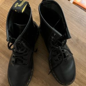 Dr. Martens 1460 WOMEN'S SMOOTH LEATHER LACE UP BOOTS size 8 black